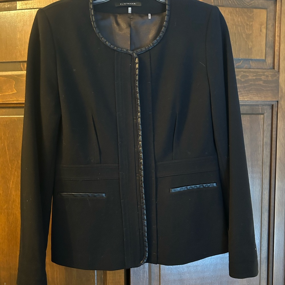 Elie Tahari fitted black blazer with piping, size 10